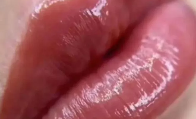 Lèvres, Cannes, Alabama Knox Tatoo